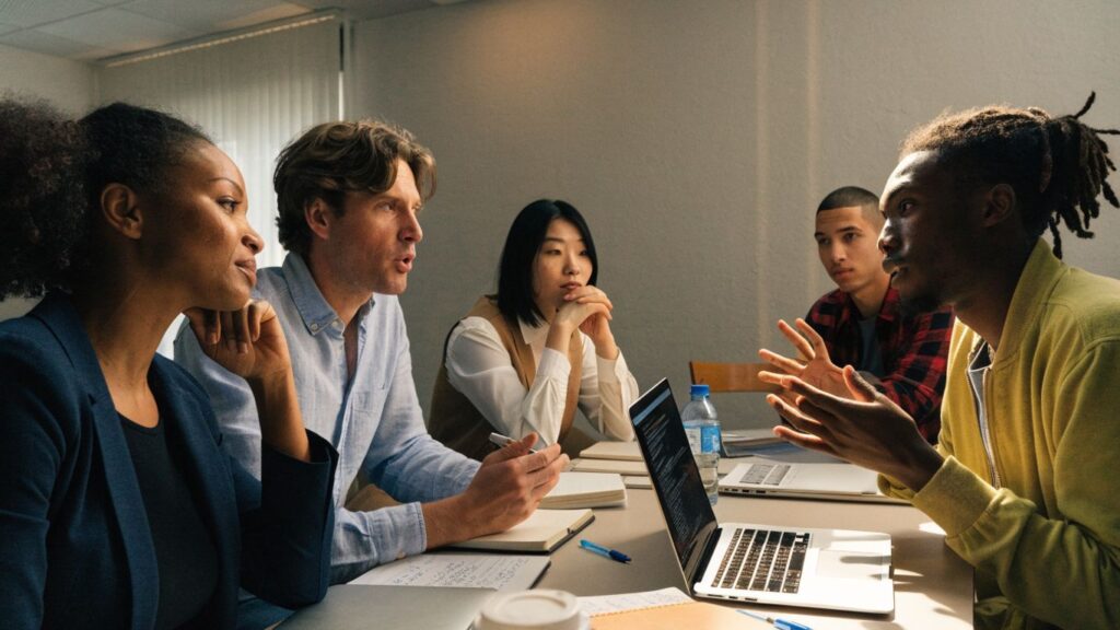 What Is a Fractional Growth Executive? Roles, Benefits, and How to Hire One